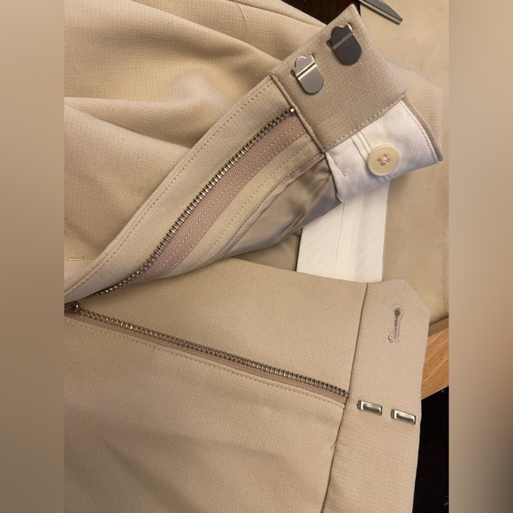 Wilfred  short - Picture 9 of 10